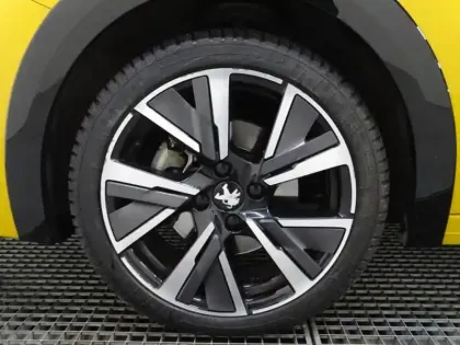 Photo 9 Peugeot 208 Gén. II Ph1 NG GT 5