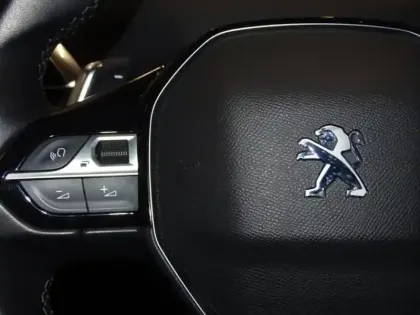 Photo 12 Peugeot 3008  1.2 PureTech 130ch S&S Allure Pack EAT8