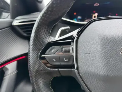 Photo 12 Peugeot 2008  1.5 BlueHDi 130ch S&S GT EAT8 125g