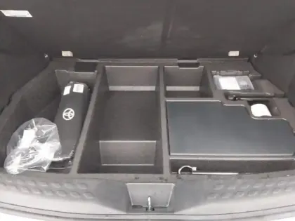 Photo 7 Toyota C-HR  184h Collection 2WD E-CVT MY20