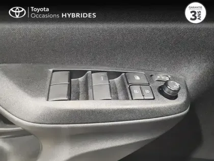 Photo 13 Toyota Yaris  116h Design 5p MC24