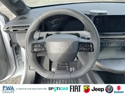 Photo 12 Lancia Ypsilon  1.2 Ibrida 110ch LX eDCT6