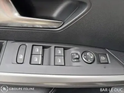 Photo 13 Peugeot 3008  1.2 Hybrid 145ch GT e-DCS6