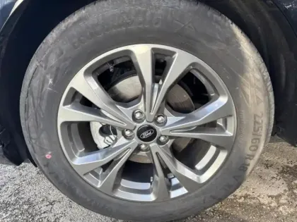 Photo 8 Ford Kuga  2.5 Duratec 190 ch FHEV E85 ST-Line BVA