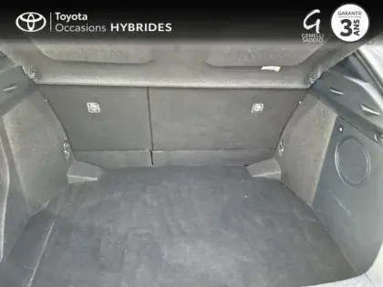 Photo 9 Toyota C-HR  122h Distinctive 2WD E-CVT MY22