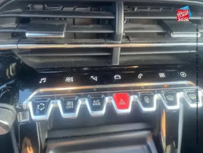 Photo 13 Peugeot 208  e- 136ch GT