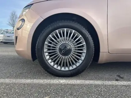 Photo 10 Fiat 500  e 118ch Icône