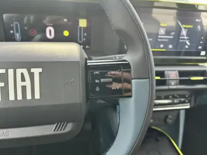 Photo 12 Fiat Panda Grande  1.2 Hybrid Turbo 110ch La Prima eDCT6