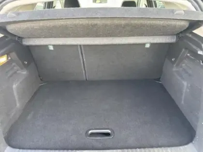 Photo 8 Renault Captur  1.6 E-Tech hybride 145ch Intens -21