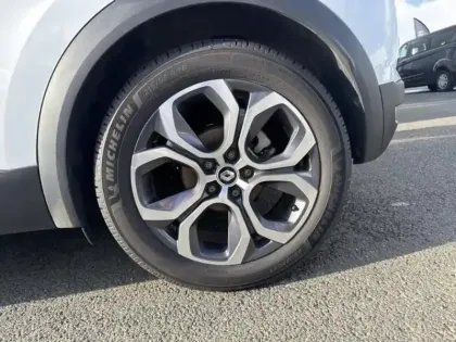 Photo 10 Renault Captur  1.6 E-Tech hybride 145ch Intens -21