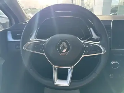 Photo 5 Renault Captur  1.6 E-Tech hybride 145ch Intens -21