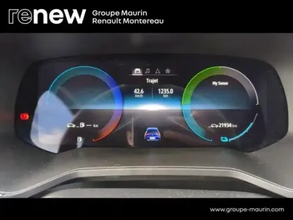 Photo 13 Renault Clio  1.6 E-Tech 145ch full hybrid Techno - 24