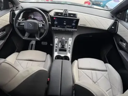 Photo 11 DS Ds 7  Crossback PureTech 225ch Grand Chic Automatique 12cv 125g