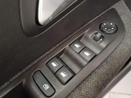 Photo 13 Peugeot 208  1.2 PureTech 100ch S&S Style EAT8