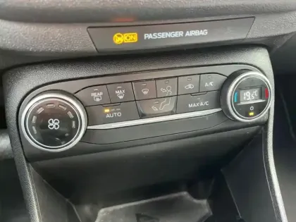 Photo 14 Ford Fiesta Gén. V Ph1 Pack 5