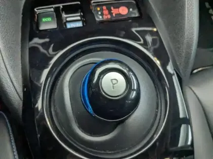 Photo 12 Nissan Leaf  217ch e+ 62kWh N-Connecta 21