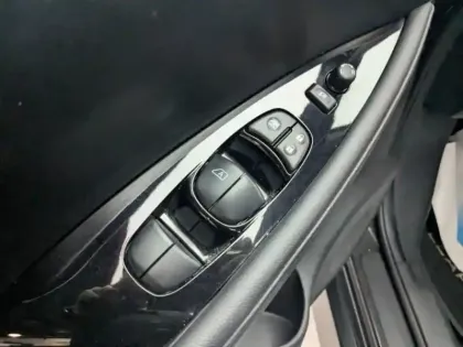 Photo 14 Nissan Leaf  217ch e+ 62kWh N-Connecta 21