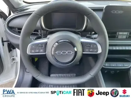 Photo 12 Fiat 600  1.2 Hybrid Turbo 110ch Pop eDCT6