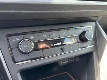 Photo 14 Volkswagen Polo  1.0 TSI 95ch Copper Line Euro6d-T