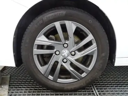 Photo 9 Peugeot 208  1.2 PureTech 100ch S&S Style 118g