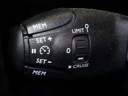 Photo 12 Peugeot 208  1.2 PureTech 100ch S&S Style 118g