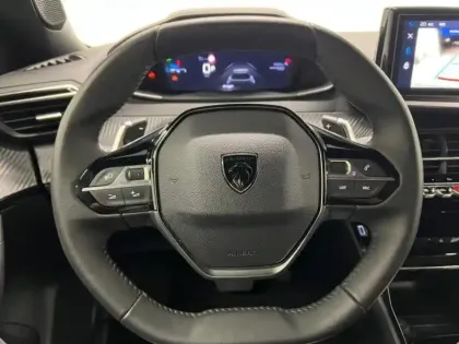 Photo 12 Peugeot 2008  1.2 Hybrid 136ch Allure e-DCS6
