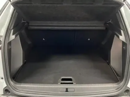 Photo 6 Peugeot 2008  1.2 Hybrid 136ch Allure e-DCS6