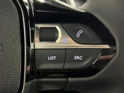 Photo 14 Peugeot 2008  1.2 Hybrid 136ch Allure e-DCS6