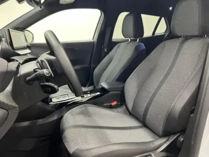 Photo 9 Peugeot 2008  1.2 Hybrid 136ch Allure e-DCS6