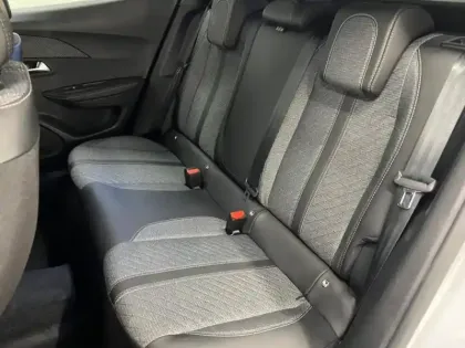 Photo 10 Peugeot 2008  1.2 Hybrid 136ch Allure e-DCS6