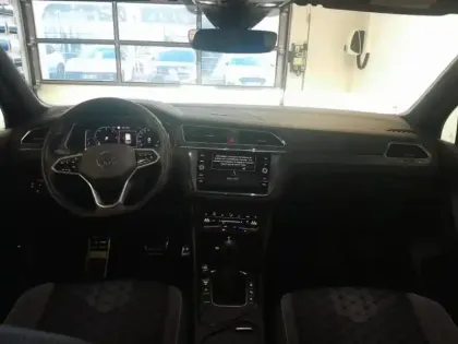 Photo 10 Volkswagen Tiguan  2.0 TDI 150ch R-Line DSG7