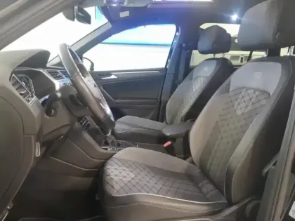 Photo 11 Volkswagen Tiguan  2.0 TDI 150ch R-Line DSG7