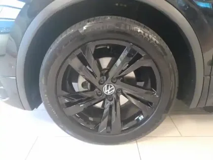 Photo 6 Volkswagen Tiguan  2.0 TDI 150ch R-Line DSG7