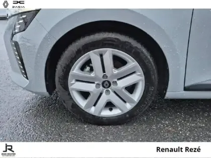 Photo 7 Renault Clio  1.6 E-Tech 145ch full hybrid Evolution - 24