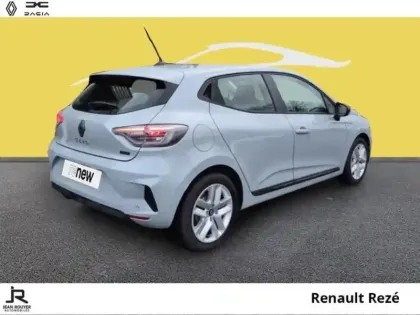 Photo 11 Renault Clio  1.6 E-Tech 145ch full hybrid Evolution - 24