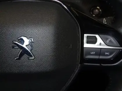 Photo 11 Peugeot 208  e- 136ch Active Business