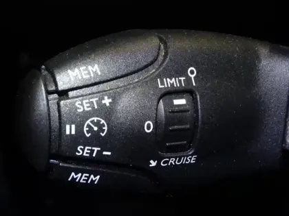 Photo 12 Peugeot 208  e- 136ch Active Business