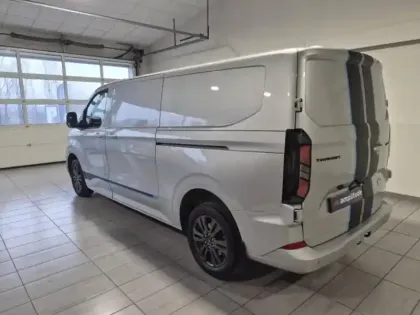 Photo 6 Ford Custom Gén. II Ph1 Limited 1