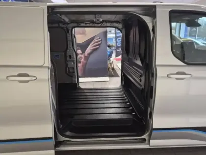 Photo 11 Ford Custom Gén. II Ph1 Limited 1