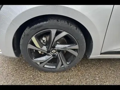 Photo 8 Renault Clio  1.6 E-Tech hybride 145ch Engineered