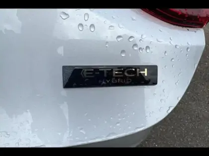Photo 12 Renault Clio  1.6 E-Tech hybride 145ch Engineered