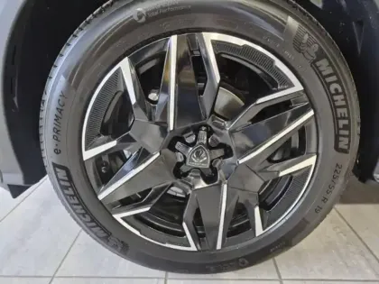 Photo 8 Peugeot 3008  1.2 Hybrid 145 ch Allure e-DCS6