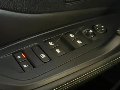 Photo 8 Peugeot 308  Plug-In Hybrid 180ch GT e-EAT8