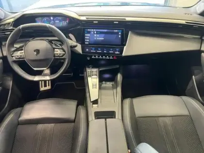 Photo 12 Peugeot 308  Plug-In Hybrid 180ch GT e-EAT8