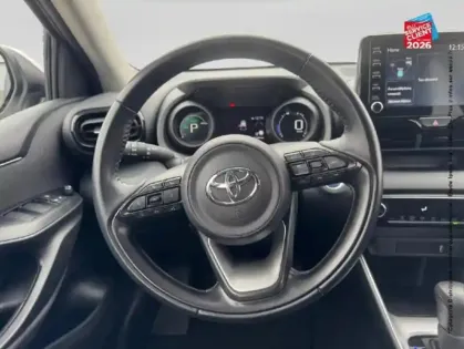 Photo 11 Toyota Yaris  116h Design 5p MY22 Camera