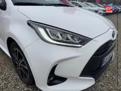 Photo 12 Toyota Yaris  116h Design 5p MY22 Camera