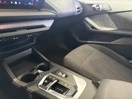 Photo 11 BMW Serie 1 Série 1 120A 170ch M Sport Design DKG7