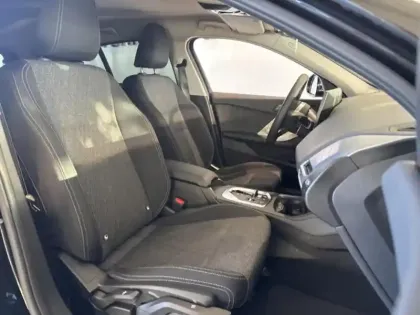 Photo 8 BMW Serie 1 Série 1 120A 170ch M Sport Design DKG7