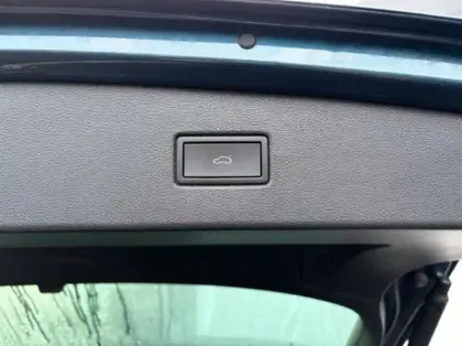 Photo 7 Volkswagen Tiguan  2.0 TDI 150ch R-Line Exclusive DSG7