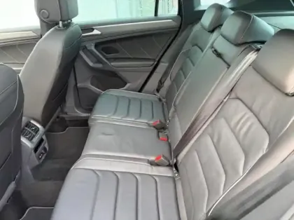 Photo 8 Volkswagen Tiguan  2.0 TDI 150ch R-Line Exclusive DSG7